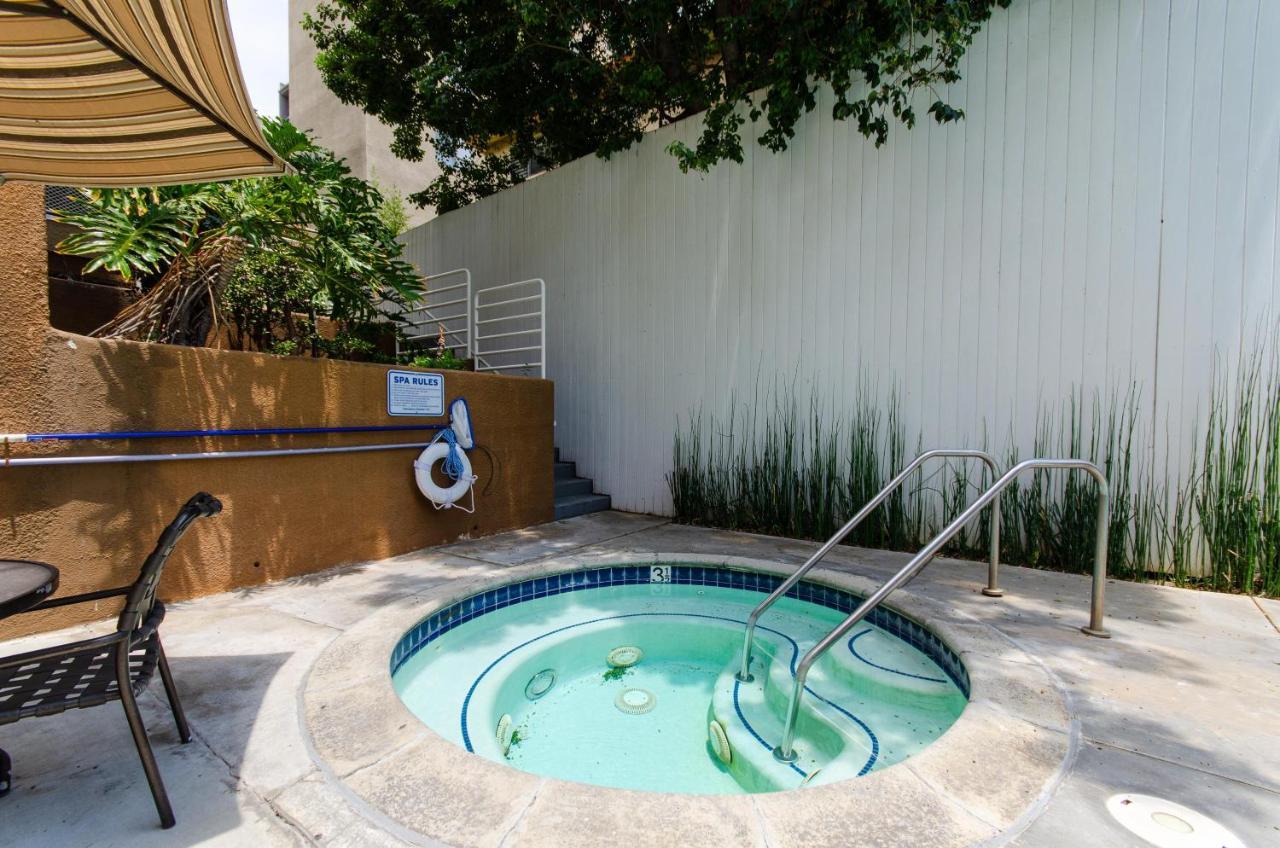 Appartamento Sunset Strip 2 Bedroom 2 Bathroom With Pool & Views